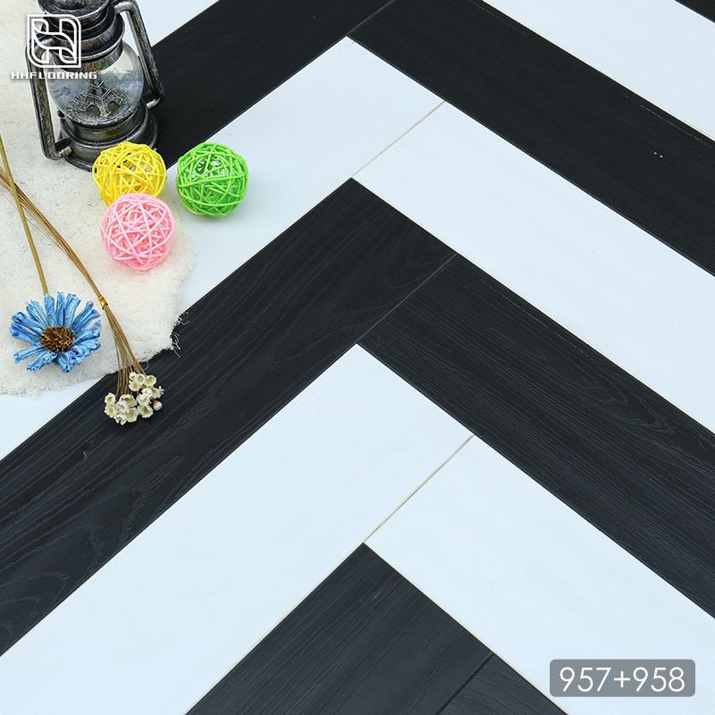 Suya Dayanıklı Balıksırtı Laminat Parke