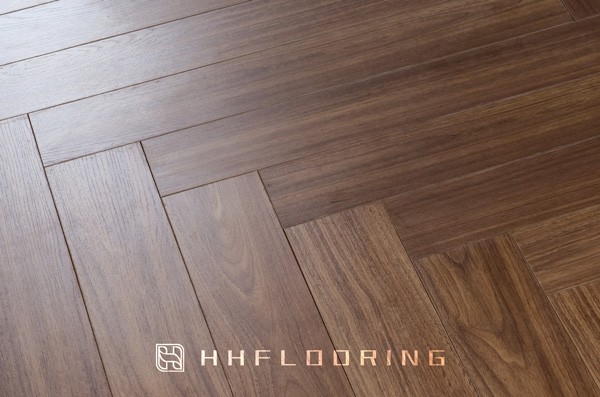 AC5 herringbone oak laminate flooring AC5 herringbone oak laminate flooring