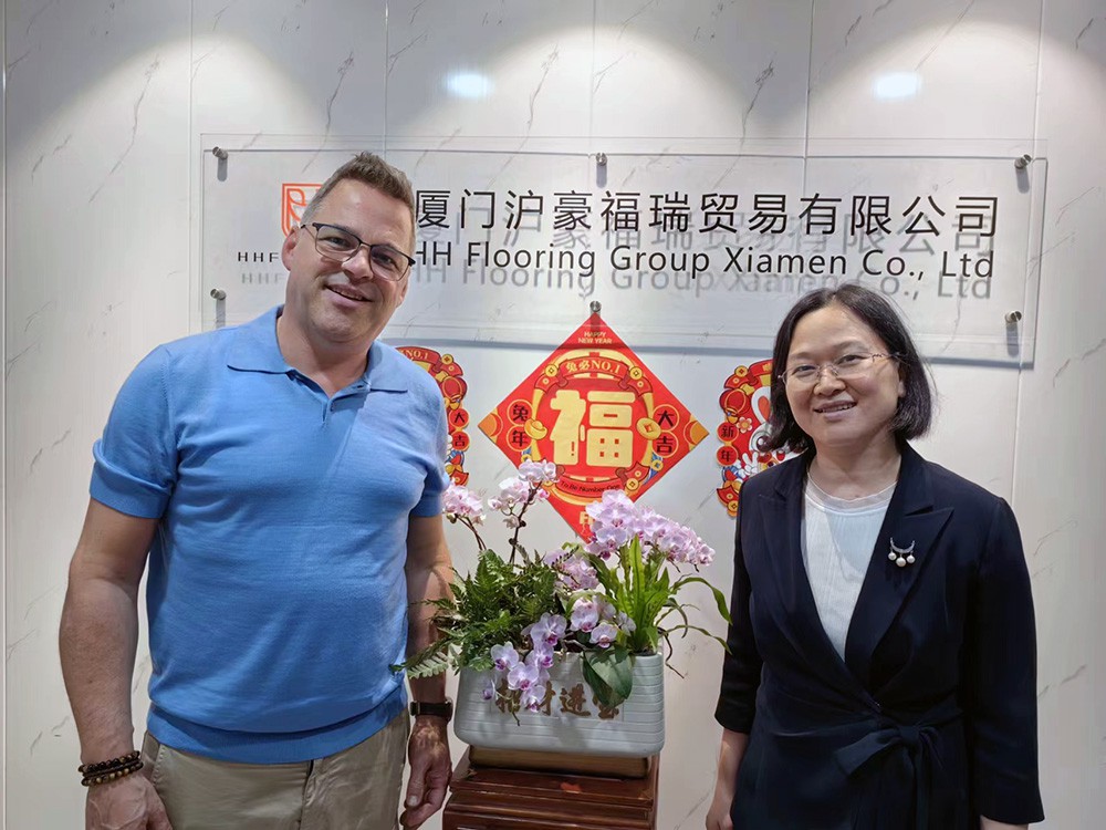 Customer photo with HHF